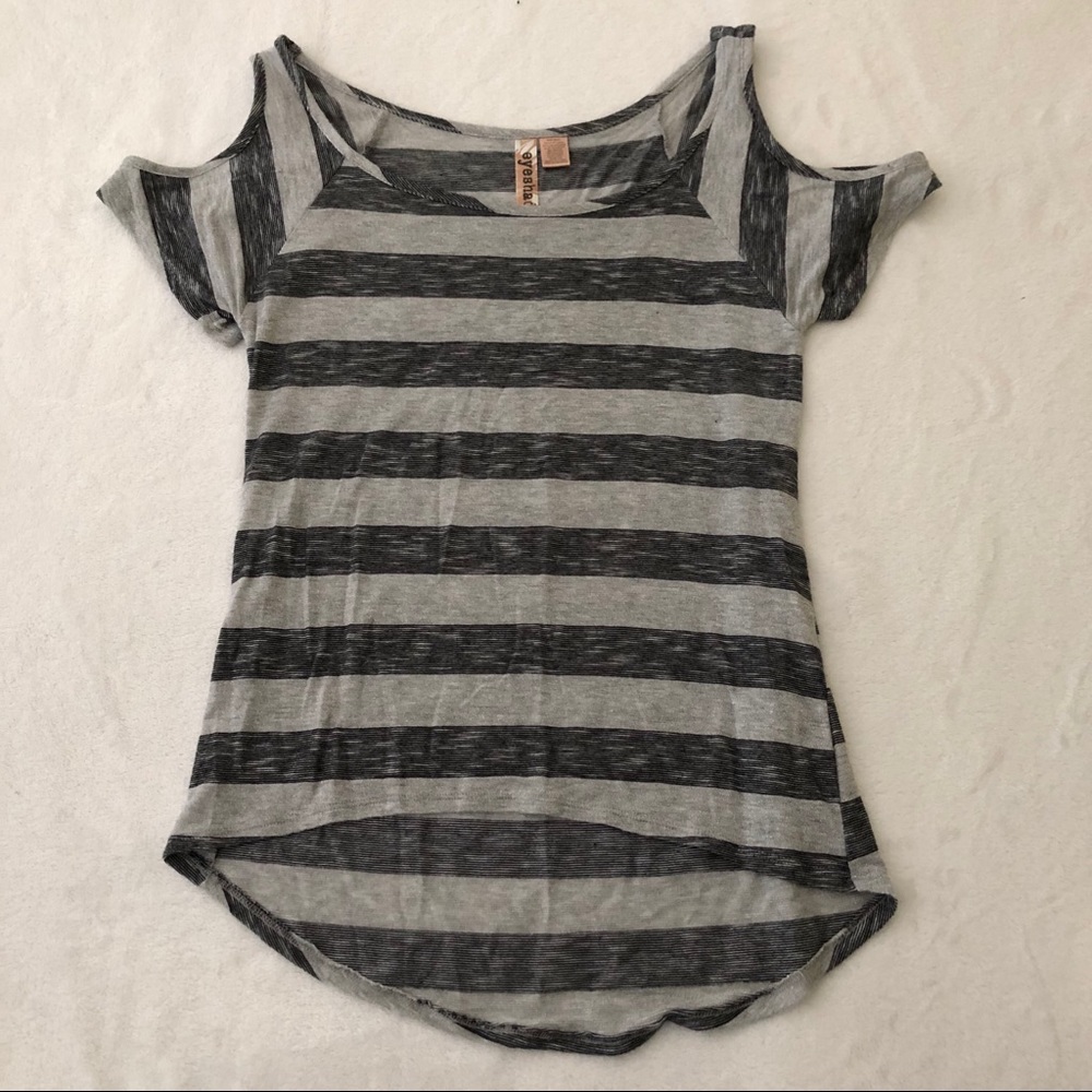 Eyeshadow cold shoulder top XS